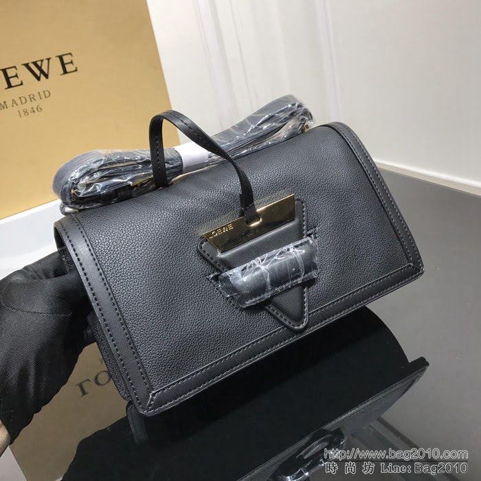 LOEWE羅意威 原單品質 Barcelona三角包 0158 最新概念款 小牛皮荔枝紋 肩背斜挎包  jdl1185